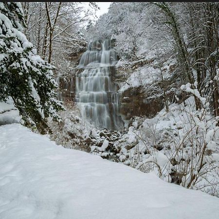 La Jurassienne Villa Шампаньол Екстериор снимка